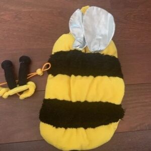 Dog bumblebee costume. Size small Halloween